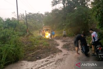 BPBD OKU Selatan evakuasi tanah longsor di Desa  Gunung Terang