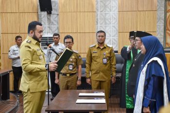 Wako Fadly Amran lantik 22 orang kepala sekolah SD-SMP se-Kota Padang