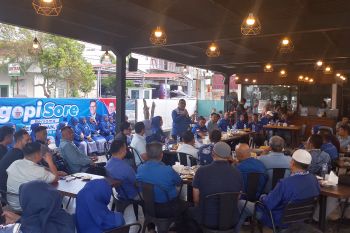 Kepala BPOKK Demokrat gelar Ngopi Sore penataan organisasi di Bukittinggi