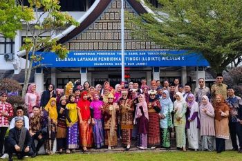 Keluarga besar LLDIKTI Wilayah X peringati Hardiknas Tahun 2025