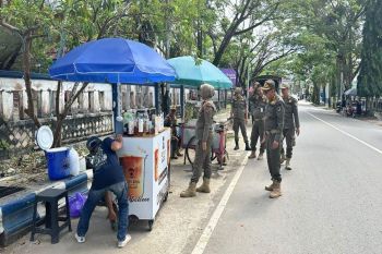 Satpol PP Barito Utara tertibkan PKL di jalur protokol Muara Teweh