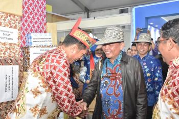 Stand UMKM Barito Utara kenalkan potensi daerah di Kalteng Expo 2025