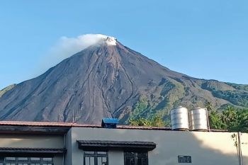 Badan Geologi: Waspadai potensi awan panas guguran Gunung Karangetang-Sitaro