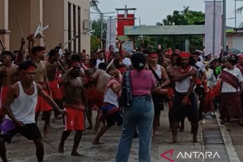 Pemkab Mimika ajak masyarakat Maluku terus bersinergi dalam pembangunan