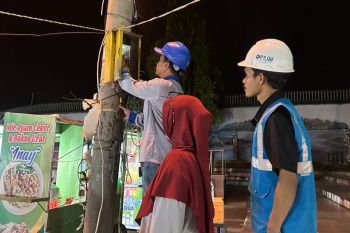 PLN lakukan pemeriksaan berkala di pusat keramaian Lampung Utara