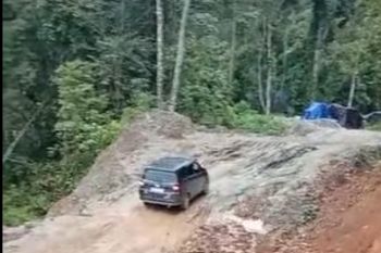 Masyarakat minta pemerintah perbaiki akses Jalan Poso-Napu yang rusak parah