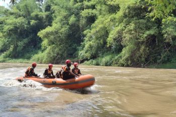 Pemkab Kediri fokus pencarian korban longsor di Mojo