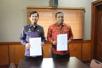 Imigrasi Polman dan Pemkab Majene teken PKS layanan Jempol MaMa