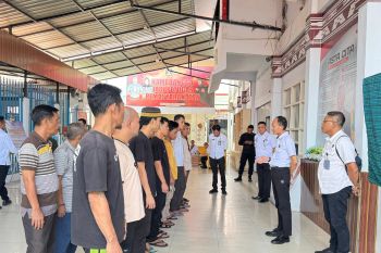Rutan Kendari pindahkan warga binaan atasi over kapasitas