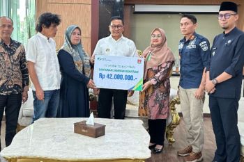 Wako Bukittinggi serahkan jaminan kematian BPJS Ketenagakerjaan pada ahli waris