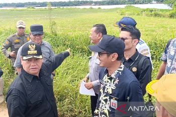 Jalan di ujung landasan pacu Bandara Haji Asan Sampit segera ditutup