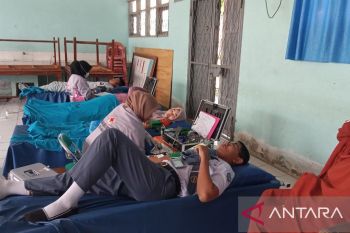 PMI Makassar gandeng milenial donor darah di SMAN 3 Maros