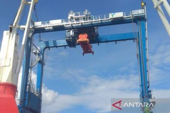 Pelindo investigasi roboh derek peti kemas TPK Bitung