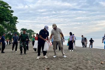 Bupati Buleleng pimpin gerakan bersih sampah