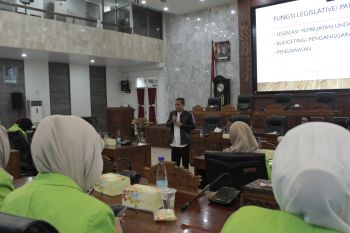 Mahasiswa UIN Walisongo tinjau Dewan Kota Semarang