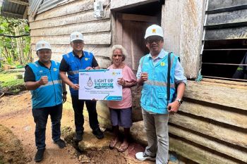 PLN menghadirkan listrik gratis bagi 35 rumah tangga di Papua