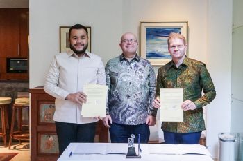 Tunjukkan komitmen untuk pendidikan di Kota Padang, Fadly Amran kunjungi Sampoerna University dan Duta Besar Irlandia