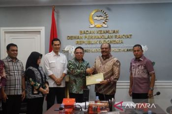 Pemprov dan DPRA serahkan draf rancangan revisi UUPA ke DPR RI