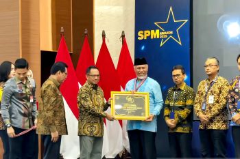 Terima Penghargaan, Pemprov Sumbar Dinilai Berkinerja Terbaik di Bidang SPM Regional Sumatera Tahun 2024.