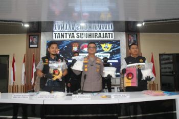 Ungkap jaringan narkoba internasional, Polres Bengkalis amankan 2,1 kg heroin