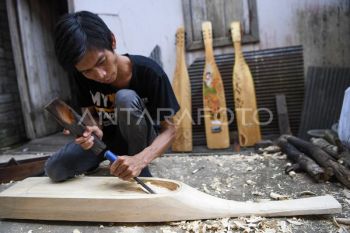 Produksi alat musik Sape