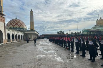Polda Kaltara Hadir Bantu Bersihkan Tempat Ibadah