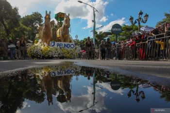 PT Pelindo semarakkan Parade Surabaya Vaganza 2025