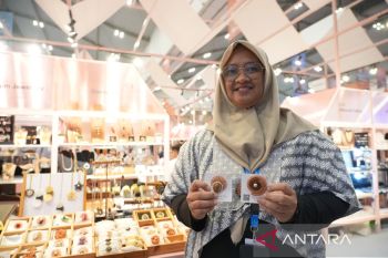 UMKM Perhiasan Asal MojokertoGo GlobalBerkat Dukungan BRI