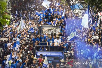 Persib gunakan Unimog untuk pawai juara