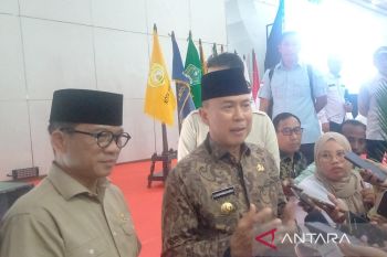 Gubernur Sultra hadiahkan motor ke desa yang bentuk Koperasi Merah Putih
