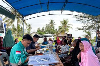Ratusan warga Karimun berobat gratis di Mobil Sehat Timah