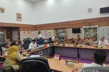 DPRD Riau meradang, PT Hutahaean mangkir rapat