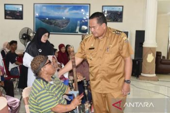 142 warga PPKS di Pariaman terima bantuan Kemensos