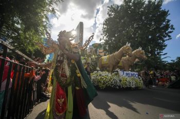 Parade Surabaya Vaganza 2025
