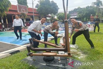 Kapolres Batang "hukum" Kanit IV dengan tangan diborgol