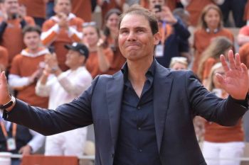 Rafael Nadal emosional saat hadiri upacara perpisahannya di Roland Garros