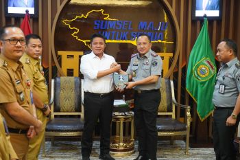 Percepat pembentukan Posbankum dan Koperasi Merah Putih, Kakanwil Kemenkum Sumsel audiensi dengan gubernur