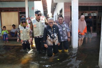 Pemkot Tegal tangani banjir di Krandon