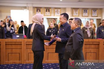 Lukman Pura dilantik sebagai staf ahli bidang kemasyarakatan dan SDM Lampung