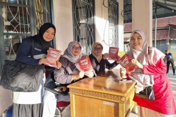 Momen jelang Hari Lahir Pancasila, PLN Bukittinggi sosialisasi program dan layanan lewat jalan santai