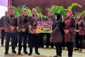 Bank Jateng serahkan hadiah tabungan Bima sekaligus kampanyekan Go Green