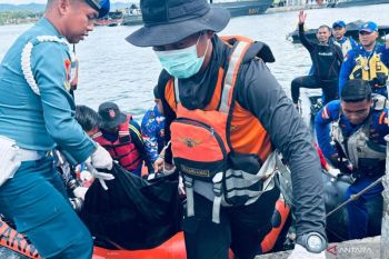 Tim SAR temukan pria yang lompat di Teluk Kendari dalam keadaan tewas