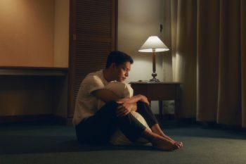 Adikara merilis album perdana "Klise"