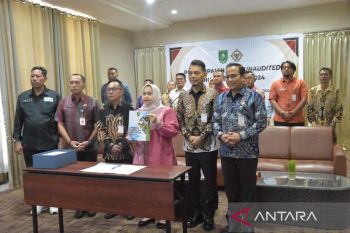 Bupati Bengkalis Serahkan LKPD Unaudited 2024 ke BPK RI Perwakilan Riau