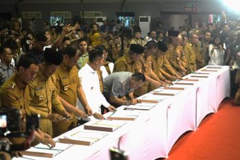 Kanwil Kemenkum Sumsel lakukan penandatanganan serentak harmonisasi Raperkada tentang Koperasi Merah Putih
