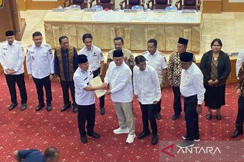 Menteri ATR/BPN serahkan 185 sertifikat tanah rumah ibadah di Sultra