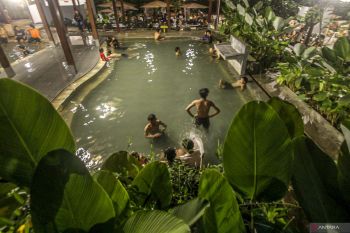 Wisata pemandian air panas Pacet