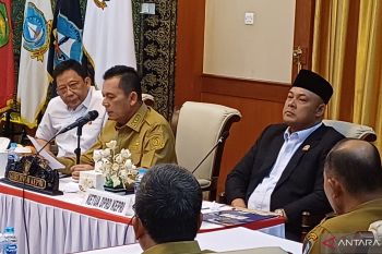 Iman Sutiwan tegaskan perusahaan dilarang tahan ijazah karyawan