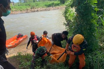 Seorang korban hanyut di Sungai Brantas berhasil ditemukan