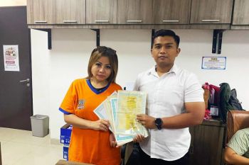 Jan Hwa Diana serahkan ijazah dan dokumen mantan karyawan